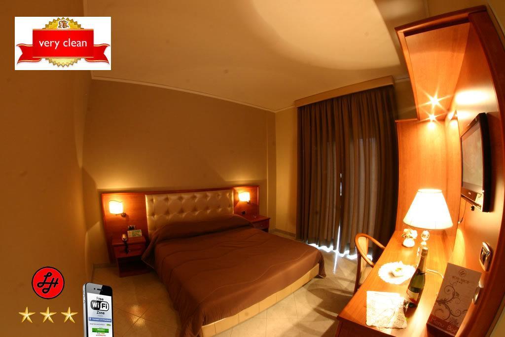 Hotel Luxor Casoria Kültér fotó