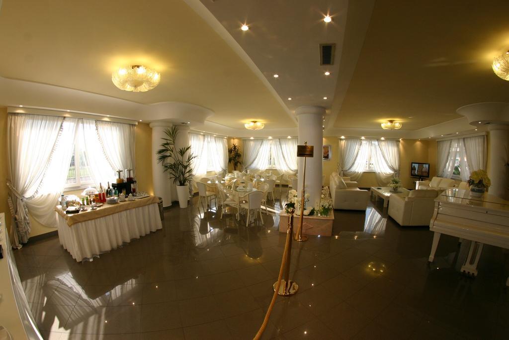 Hotel Luxor Casoria Kültér fotó