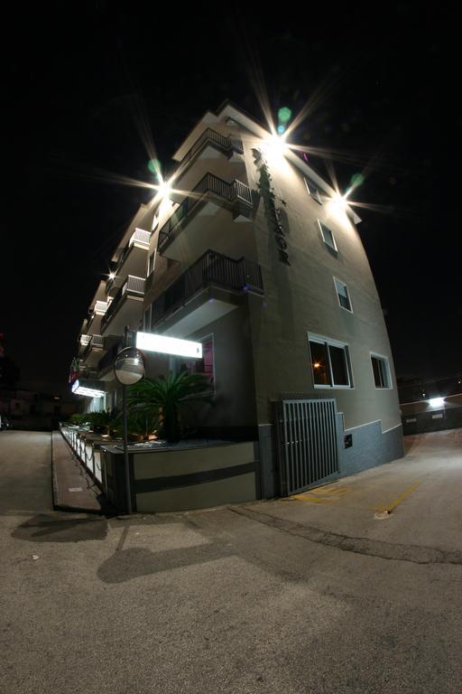 Hotel Luxor Casoria Kültér fotó