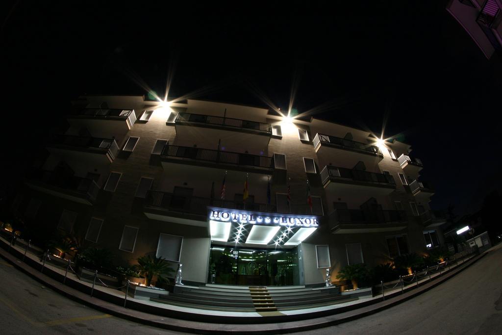 Hotel Luxor Casoria Kültér fotó