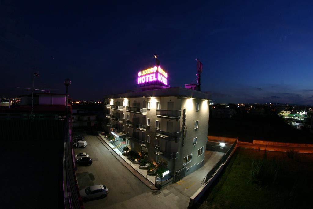 Hotel Luxor Casoria Kültér fotó