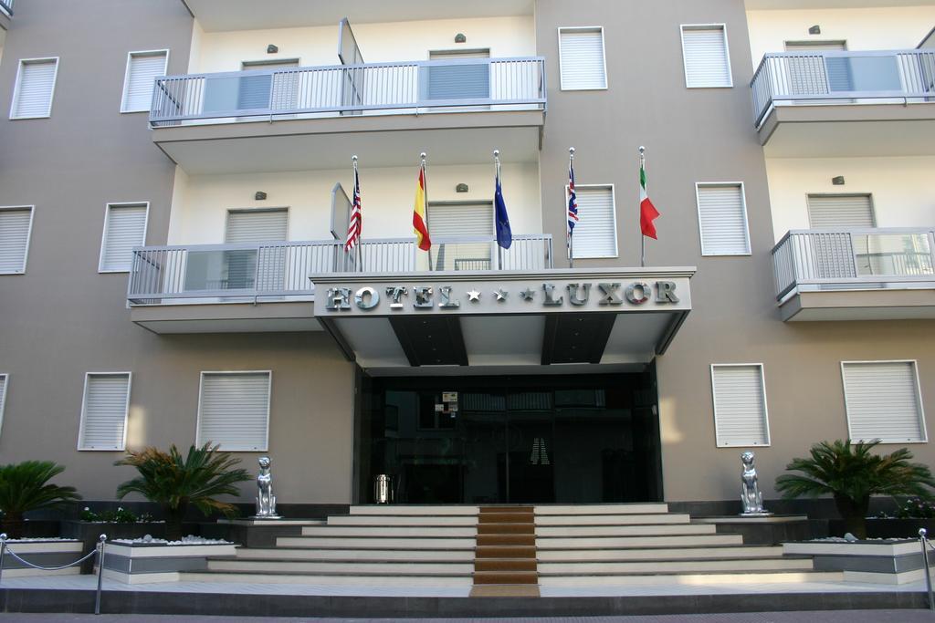 Hotel Luxor Casoria Kültér fotó