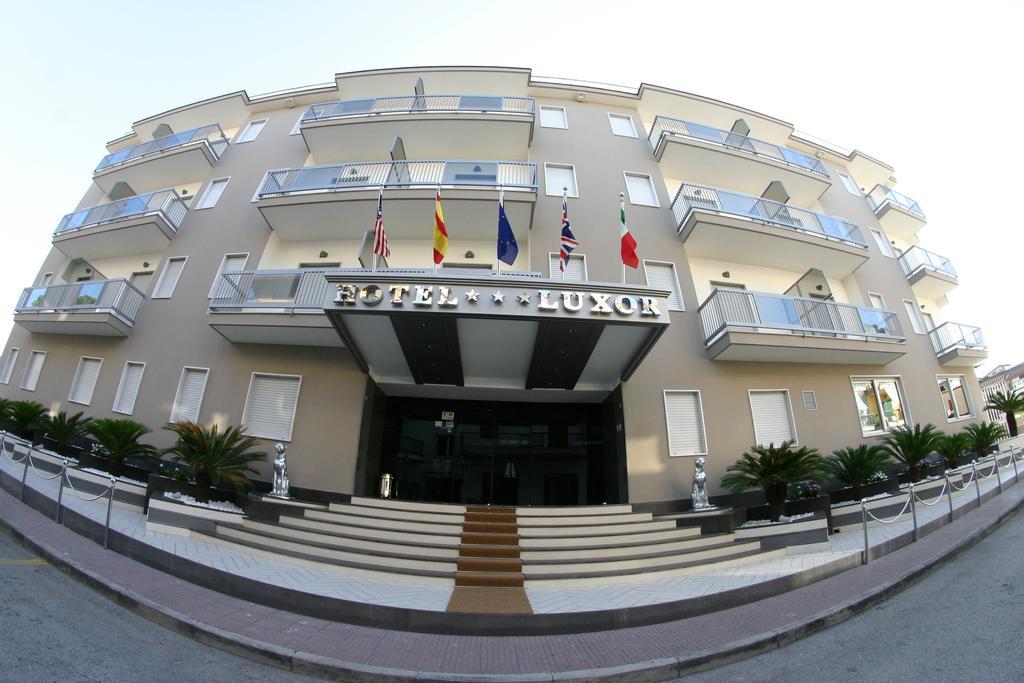 Hotel Luxor Casoria Kültér fotó