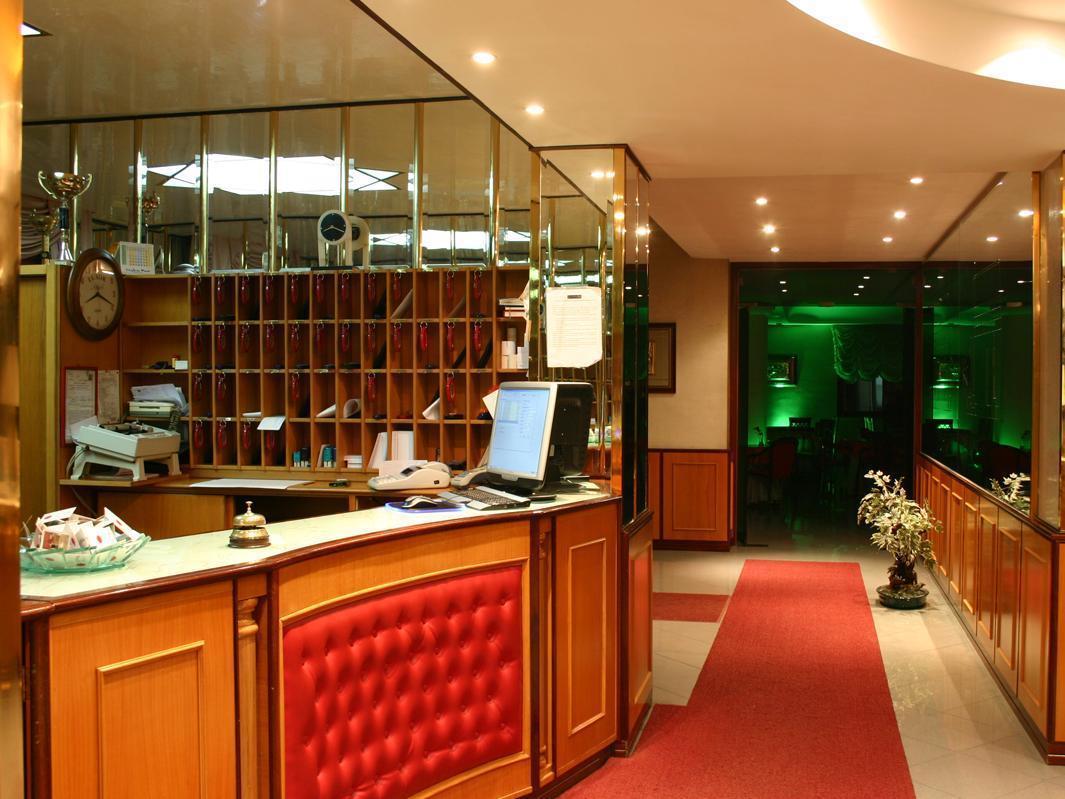 Hotel Luxor Casoria Kültér fotó